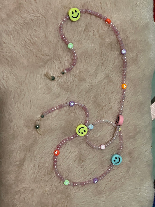 Smiley glasses chain